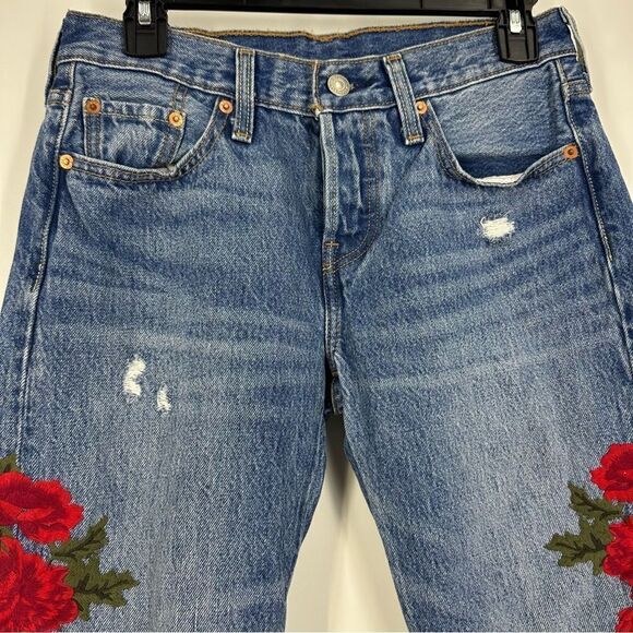 LEVI’S 501 Women’s Rose Flower Embroidered Blue Distressed Denim Jeans Sz 25 - Picture 4 of 10